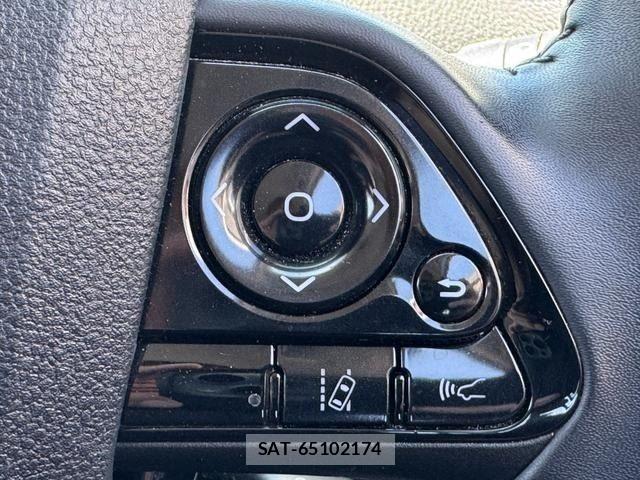 Toyota PRIUS 2019-02 8337439-14