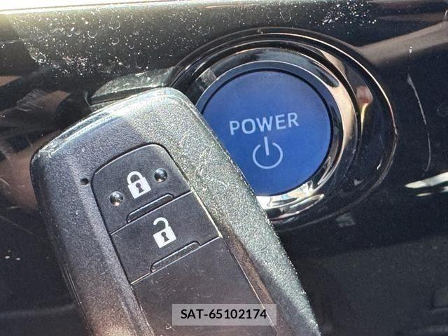 Toyota PRIUS 2019-02 8337439-17