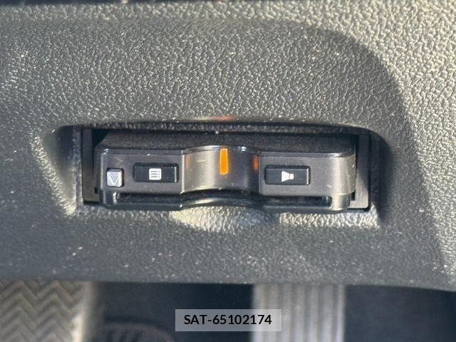 Toyota PRIUS 2019-02 8337439-27