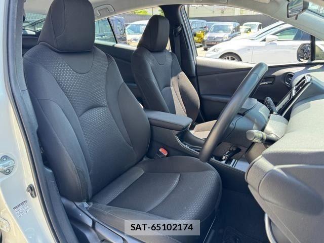 Toyota PRIUS 2019-02 8337439-8