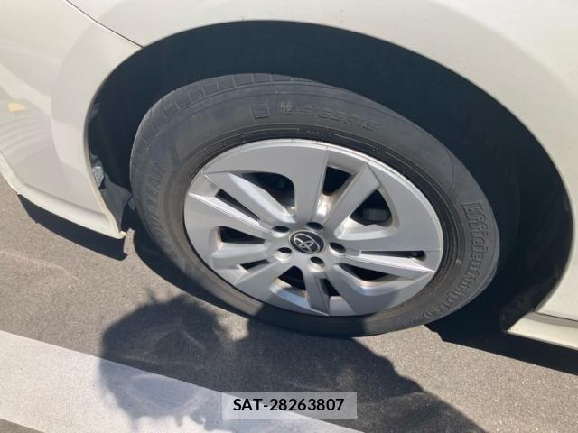 Toyota PRIUS 2016-10 8337466-11