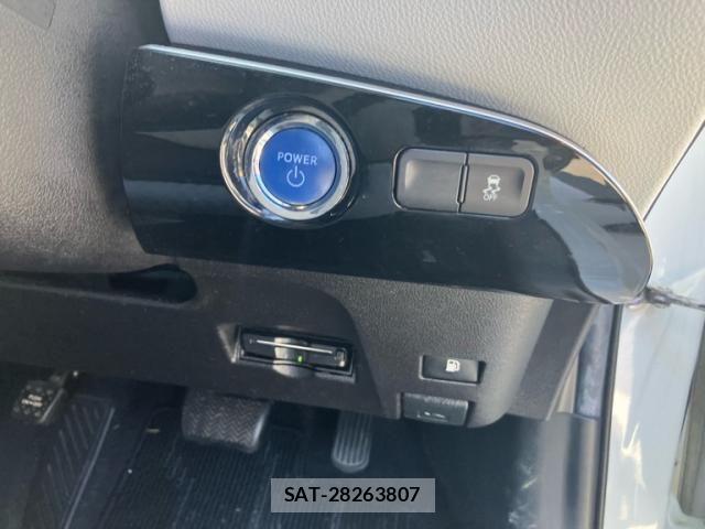 Toyota PRIUS 2016-10 8337466-15