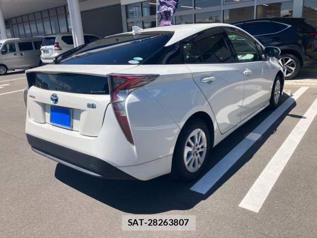 Toyota PRIUS 2016-10 8337466-7