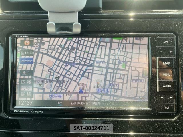 Toyota PRIUS 2017-02 8337448-10