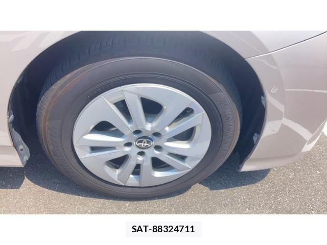 Toyota PRIUS 2017-02 8337448-15