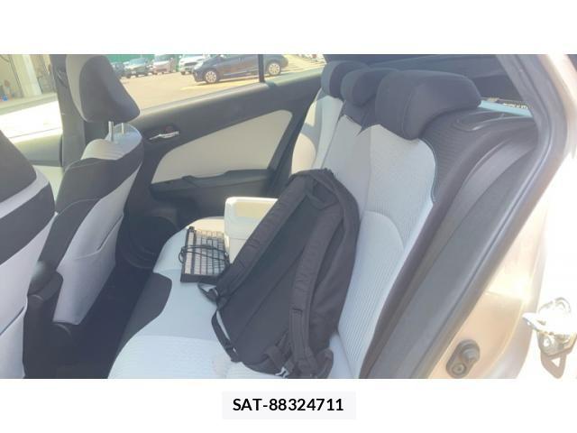 Toyota PRIUS 2017-02 8337448-21