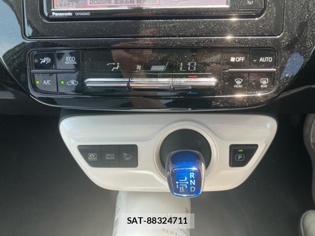 Toyota PRIUS 2017-02 8337448-7
