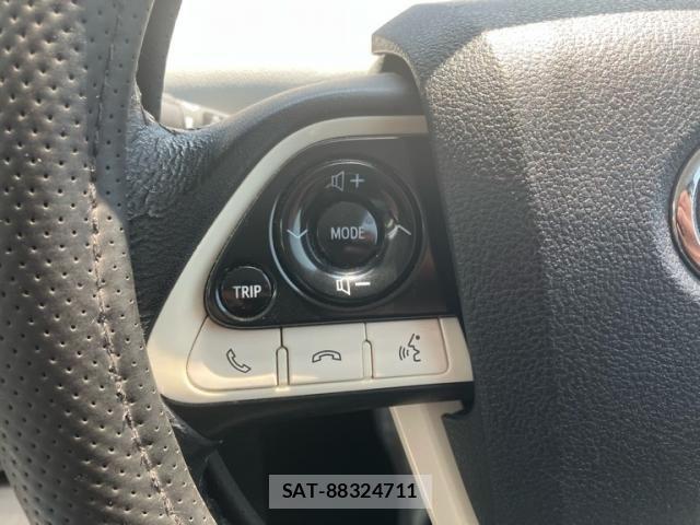 Toyota PRIUS 2017-02 8337448-8