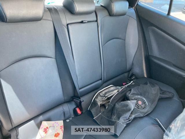 Toyota PRIUS 2022-03 8337425-10