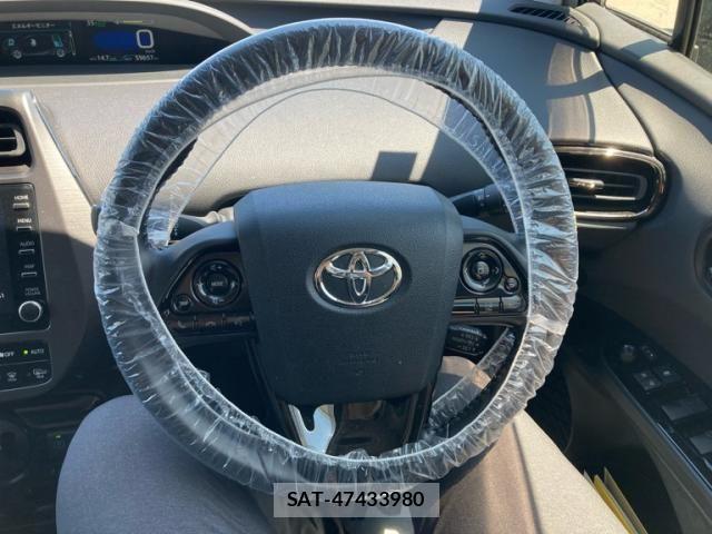 Toyota PRIUS 2022-03 8337425-13