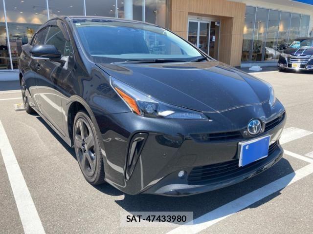 Toyota PRIUS 2022-03 8337425-1
