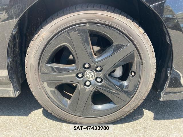 Toyota PRIUS 2022-03 8337425-4