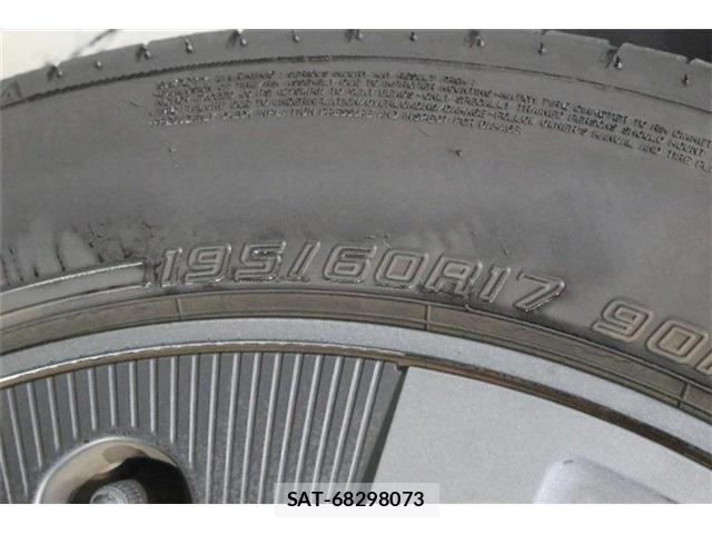 Toyota PRIUS 2023-02 8337427-19