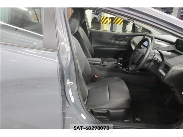 Toyota PRIUS 2023-02 8337427-26