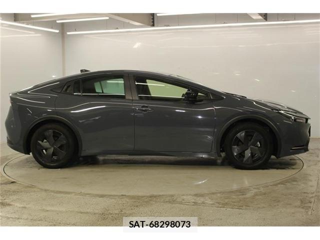 Toyota PRIUS 2023-02 8337427-3