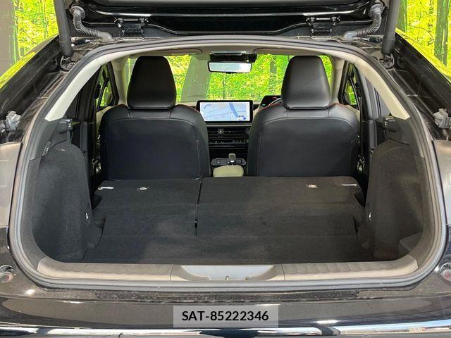 Toyota PRIUS 2023-10 8337410-9