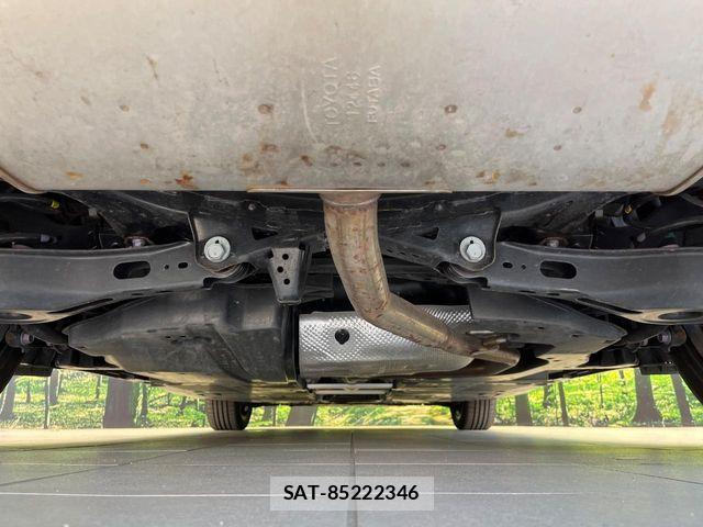 Toyota PRIUS 2023-10 8337410-18