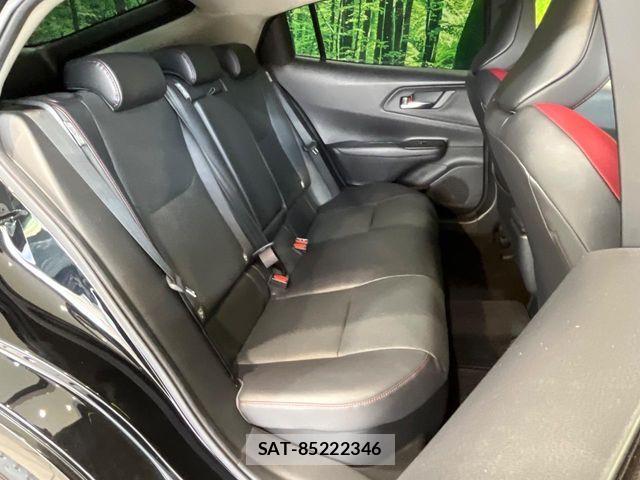 Toyota PRIUS 2023-10 8337410-8
