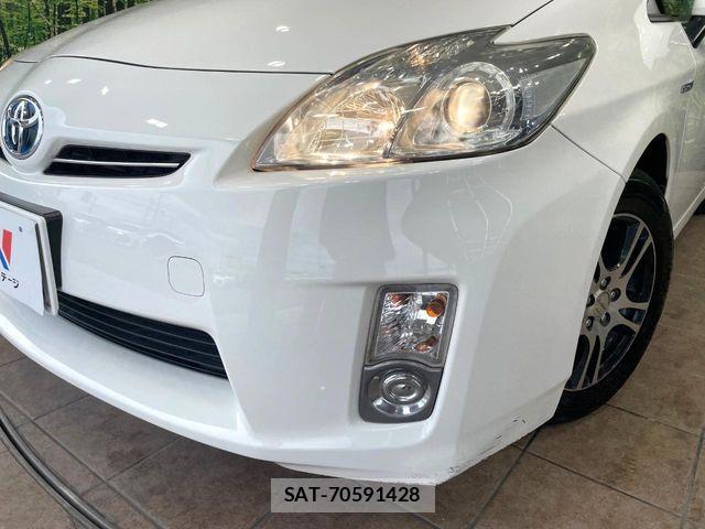 Toyota PRIUS 2010-06 8337457-11