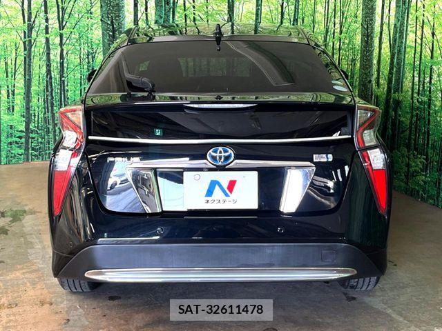 Toyota PRIUS 2017-11 8337445-15