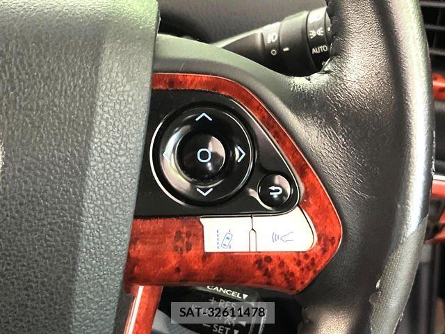 Toyota PRIUS 2017-11 8337445-5