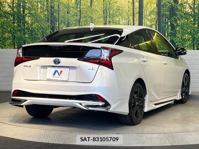 Toyota PRIUS 2022-02 8337420-17
