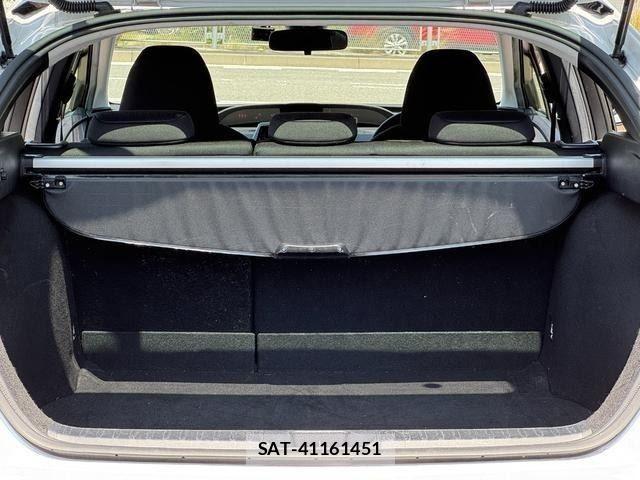 Toyota PRIUS 2021-04 8337436-11