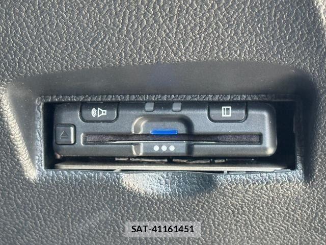 Toyota PRIUS 2021-04 8337436-25