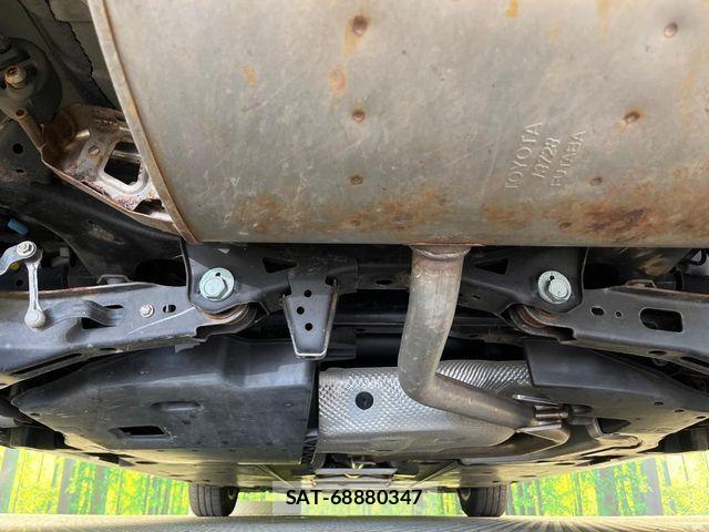 Toyota PRIUS 2016-08 8337451-18