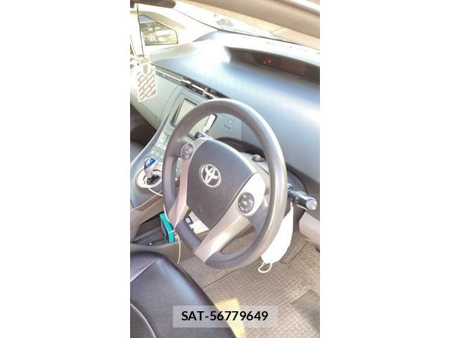 Toyota PRIUS 2011-11 8337480-22