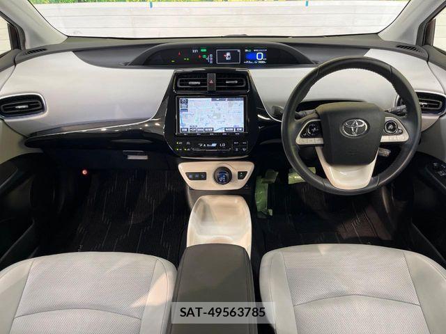 Toyota PRIUS 2017-11 8337440-1
