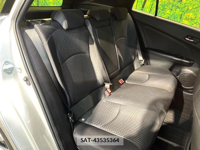 Toyota PRIUS 2017-04 8337449-9
