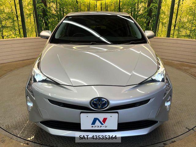 Toyota PRIUS 2017-04 8337449-13
