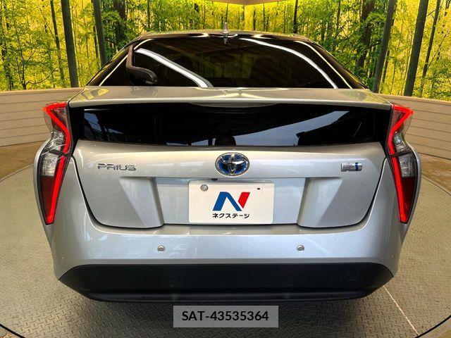 Toyota PRIUS 2017-04 8337449-14