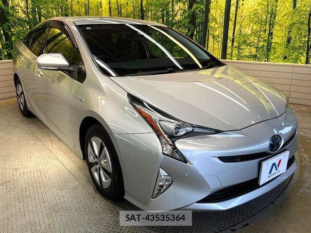 Toyota PRIUS 2017-04 8337449-15