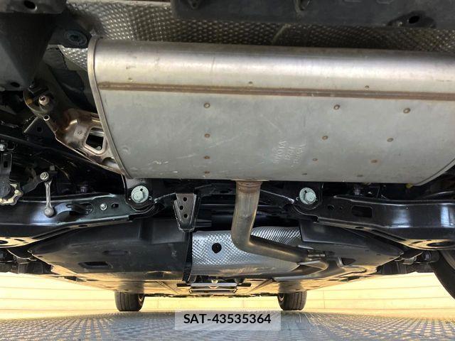 Toyota PRIUS 2017-04 8337449-18