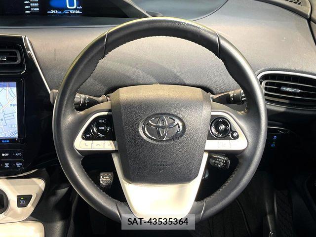 Toyota PRIUS 2017-04 8337449-7