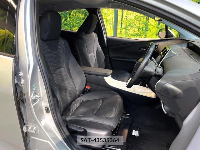 Toyota PRIUS 2017-04 8337449-8