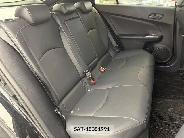 Toyota PRIUS 2018-07 8337434-10