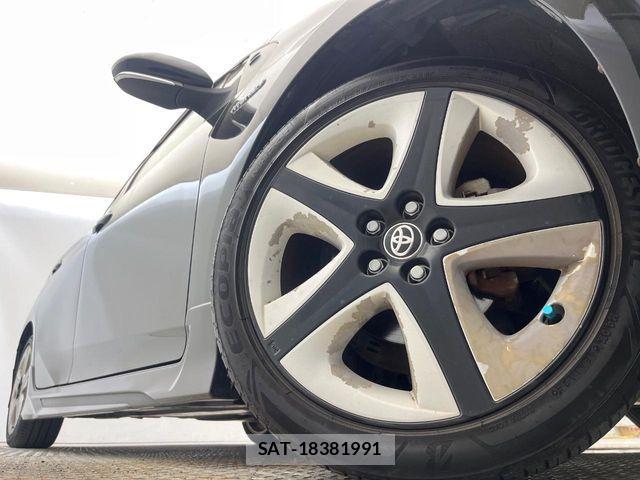 Toyota PRIUS 2018-07 8337434-13