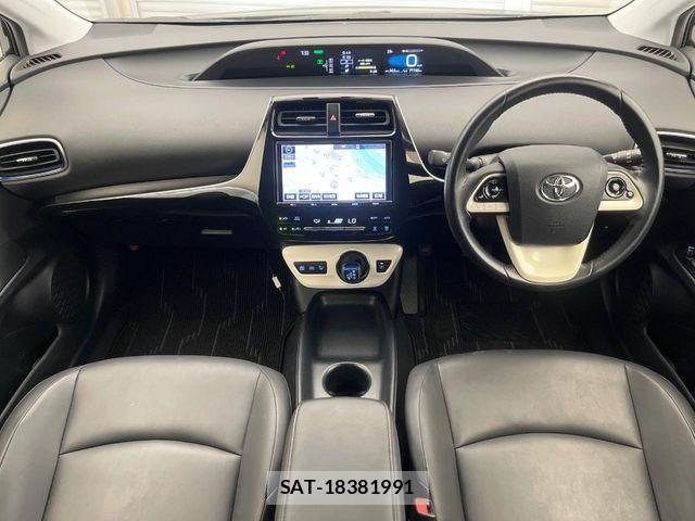 Toyota PRIUS 2018-07 8337434-1