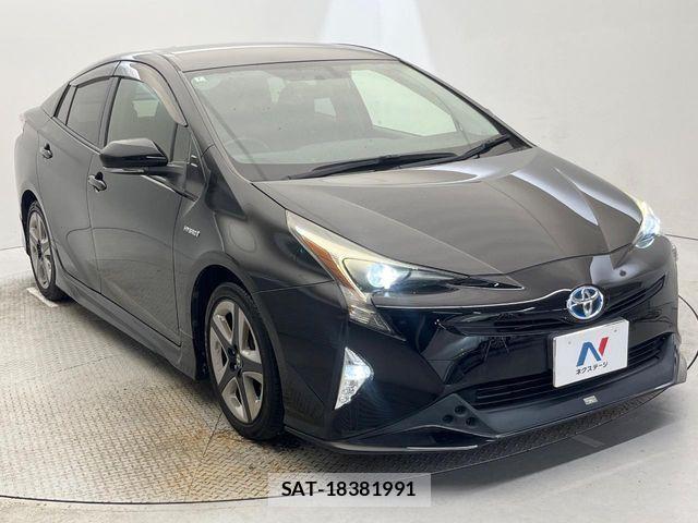 Toyota PRIUS 2018-07 8337434-2