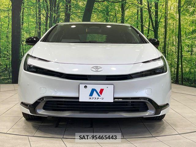 Toyota PRIUS 2023-06 8337409-13