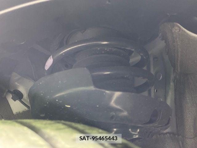 Toyota PRIUS 2023-06 8337409-19