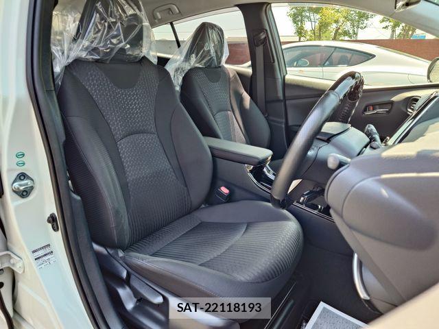 Toyota PRIUS 2017-05 8337430-11