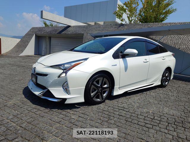 Toyota PRIUS 2017-05 8337430-1