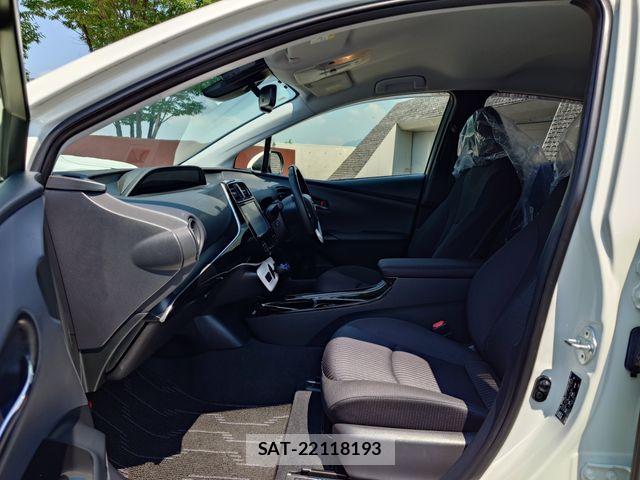 Toyota PRIUS 2017-05 8337430-20