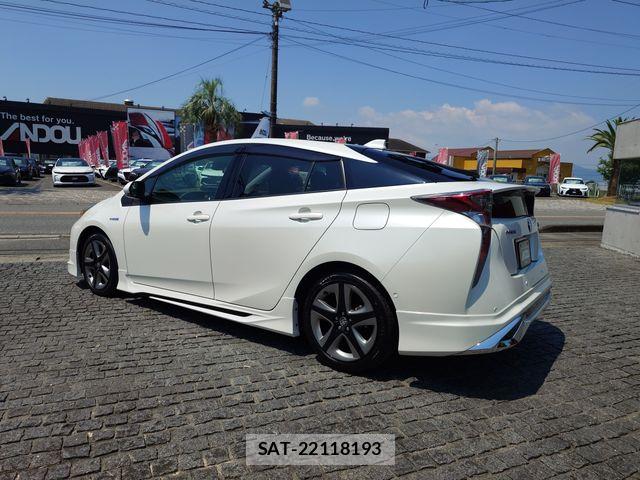 Toyota PRIUS 2017-05 8337430-3