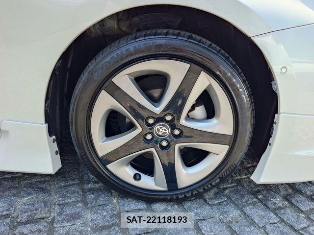 Toyota PRIUS 2017-05 8337430-7