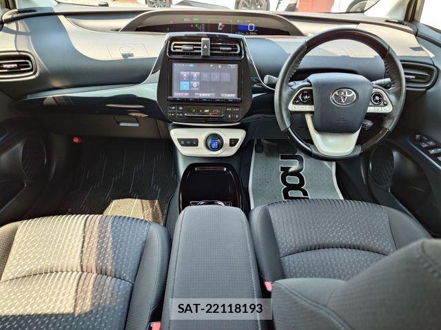 Toyota PRIUS 2017-05 8337430-8